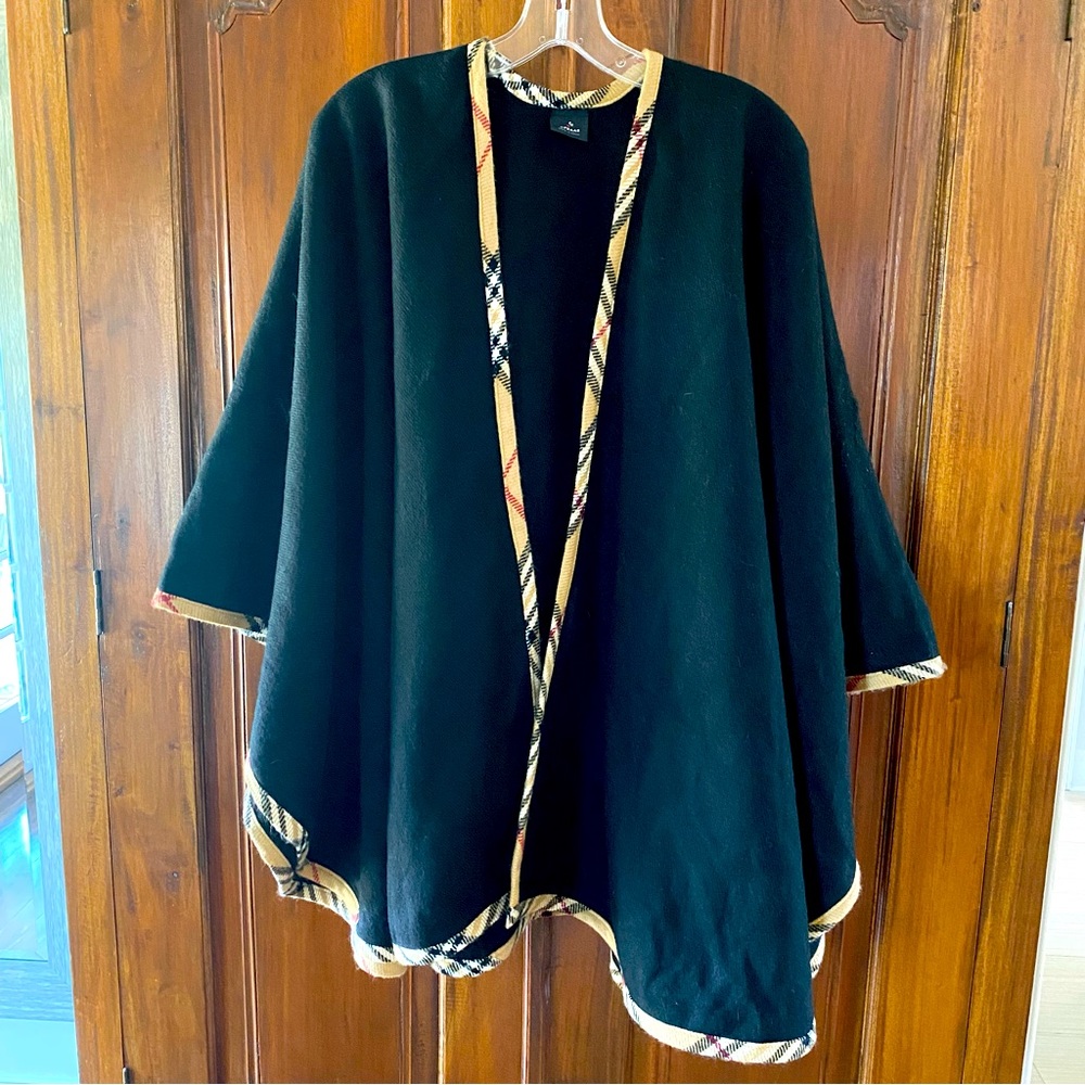 V.FRAAS Black Poncho